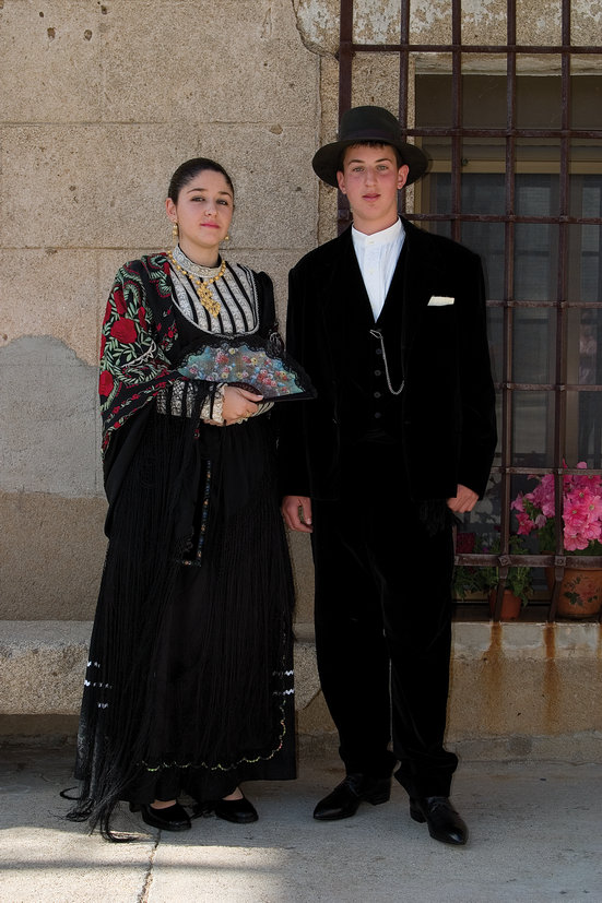 traje pareja